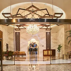 Carlton Creek Hotel
