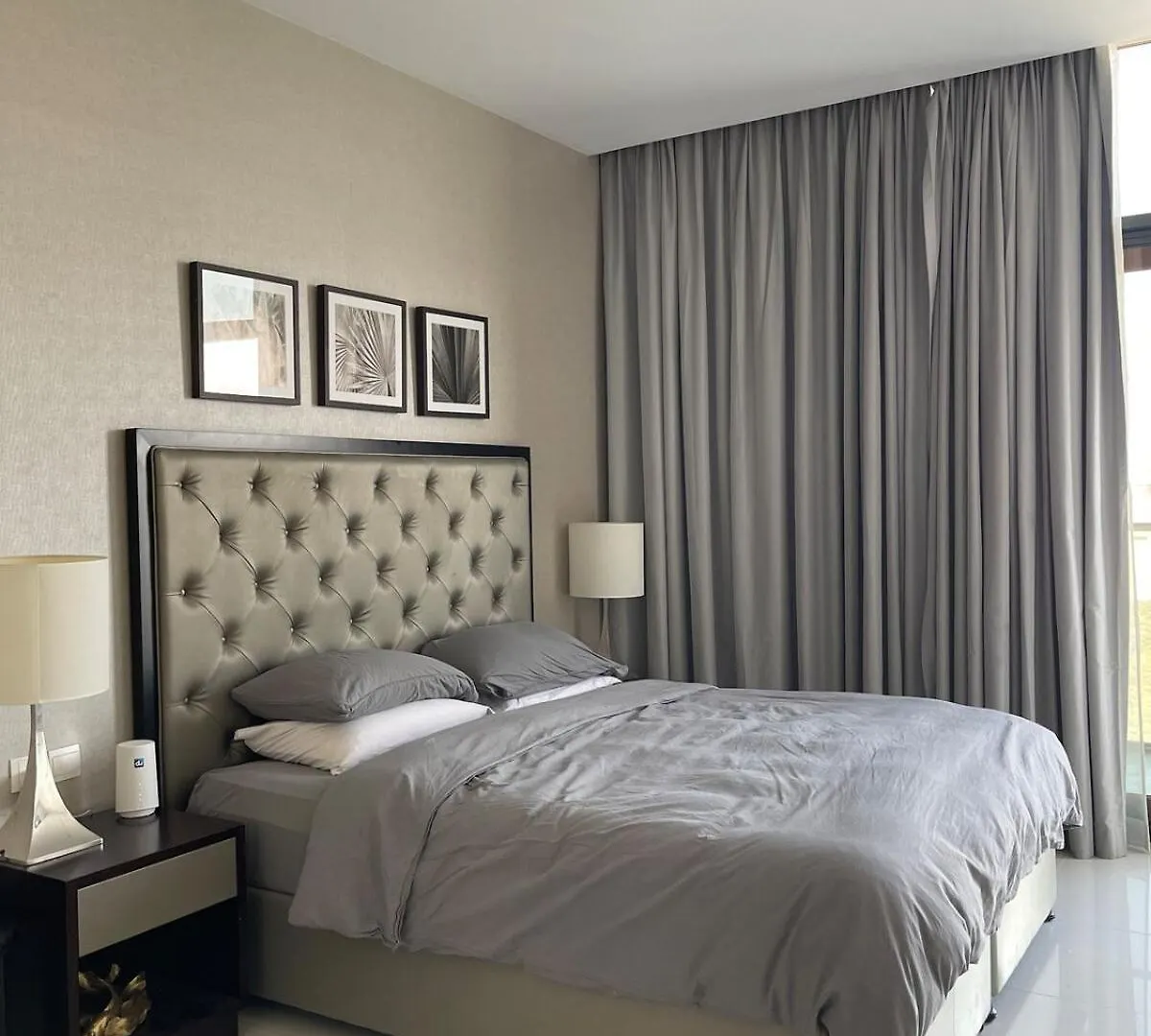 Zentrales Luxus Apartment In ドバイ 0*,